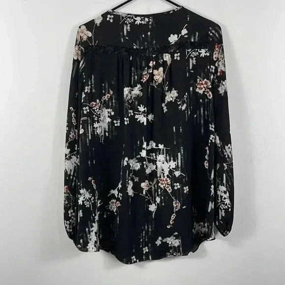 White House Black Market Floral Blouse Size 2 Black Long Sleeve Chiffon Top - Picture 3 of 7